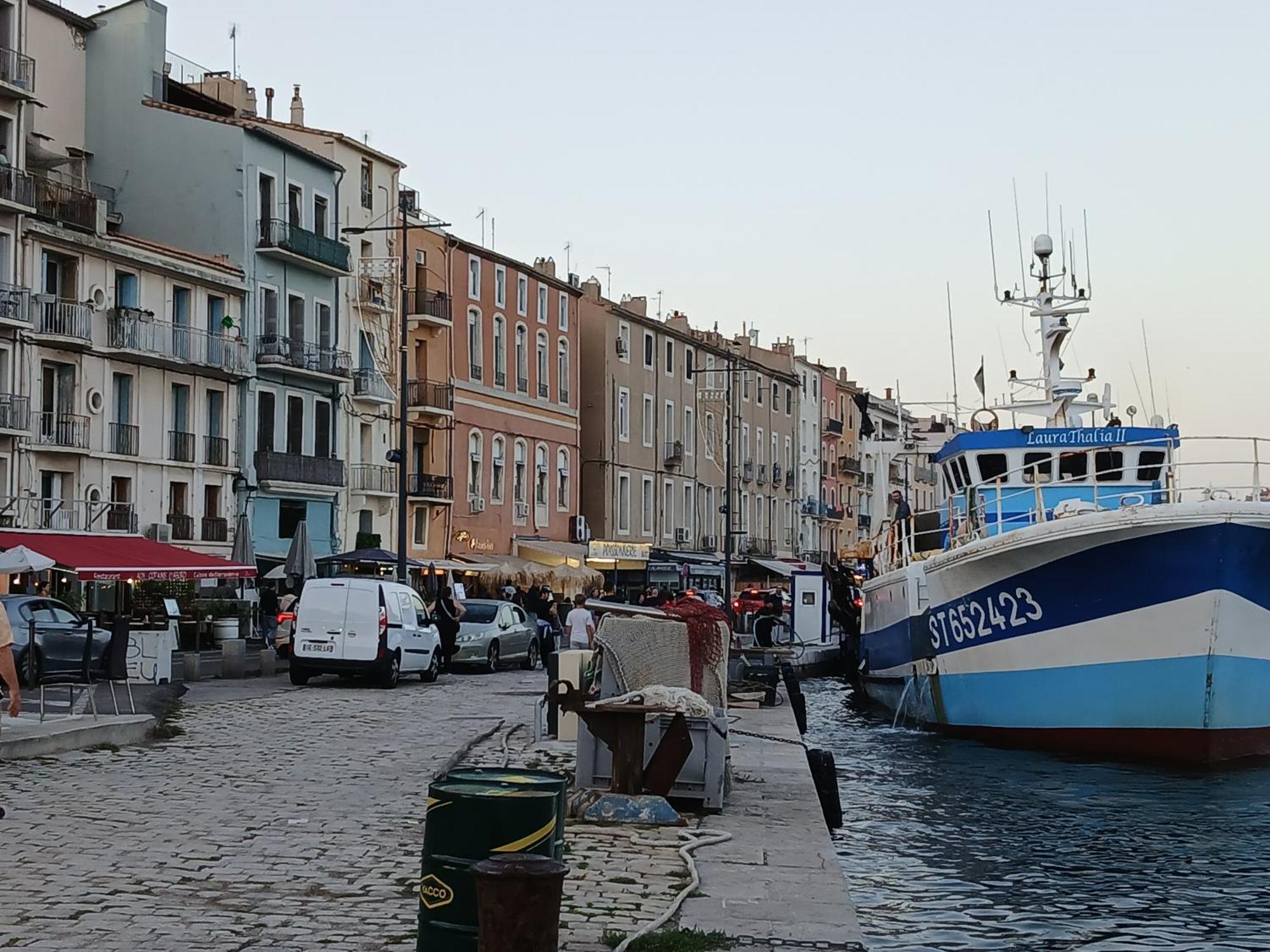 Beau 3 Pieces Climatise Vue Canal Idealement Situe Centre Ville Sete Luaran gambar